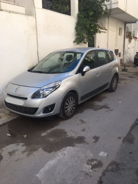 Renault Scenic - Photo 4