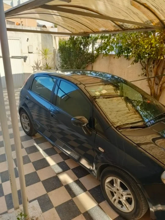 Fiat GRANDE PUNTO - Photo 2