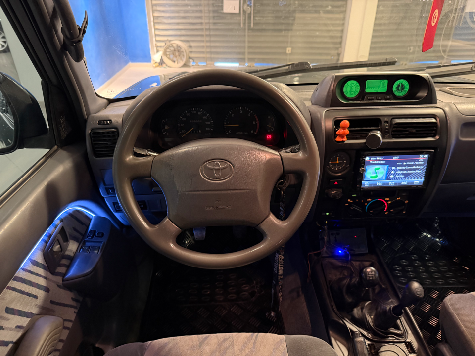 Toyota Land Cruiser - Photo 2