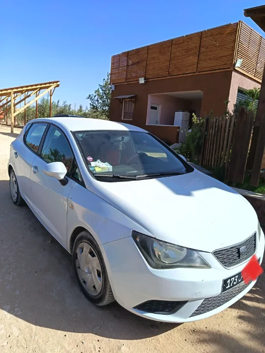 Seat Ibiza - Photo 2