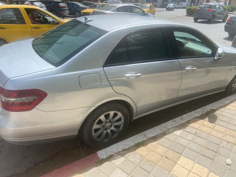 Mercedes Classe E - Photo 2