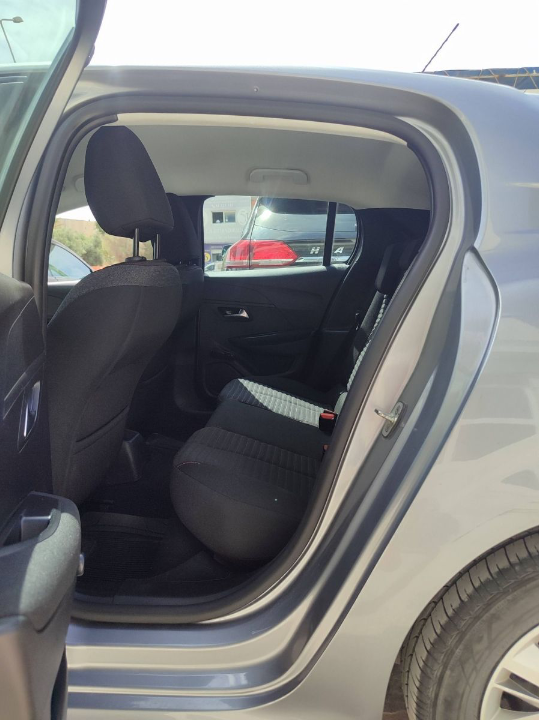 Peugeot 208 - Photo 3