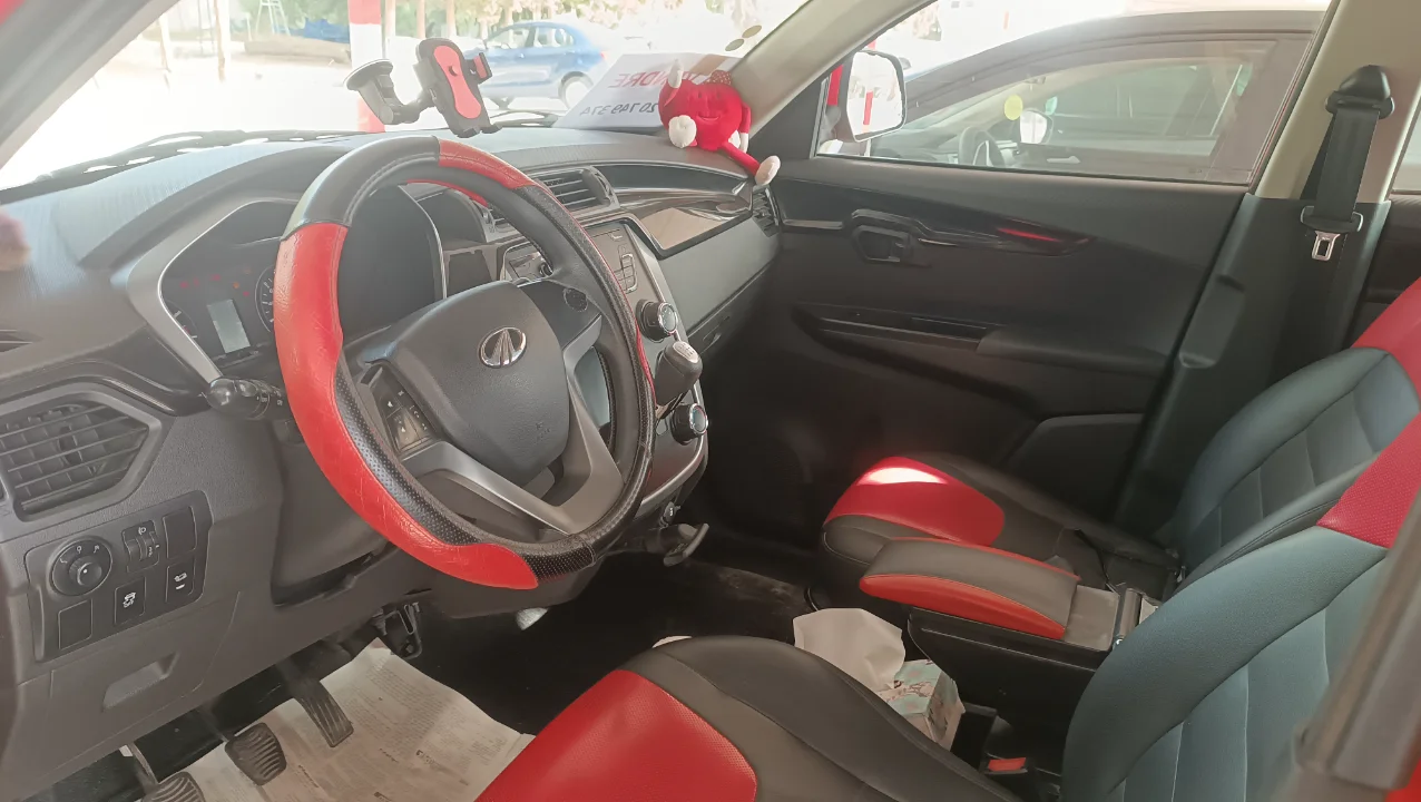 Mahindra KUV 100 - Photo 7