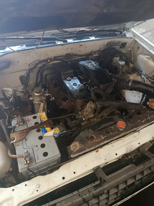 Isuzu SERIE N - Photo 3