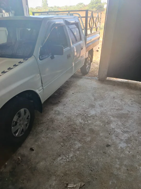 Isuzu SERIE N - Photo 2