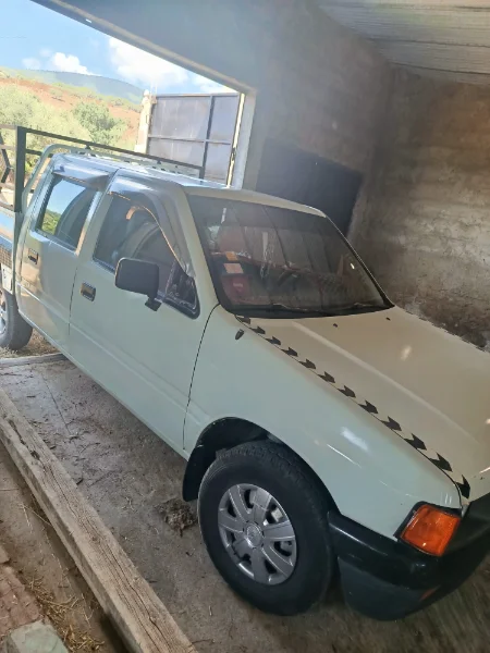 isuzu 10ch 4 portes a vendre 99184723