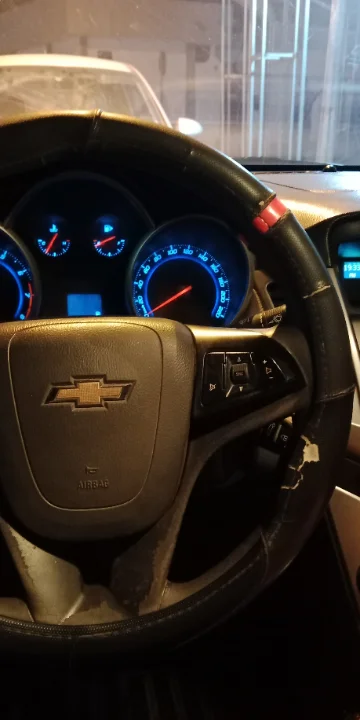 Chevrolet CRUZE - Photo 2
