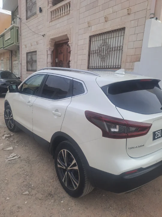 Nissan Qashqai - Photo 2