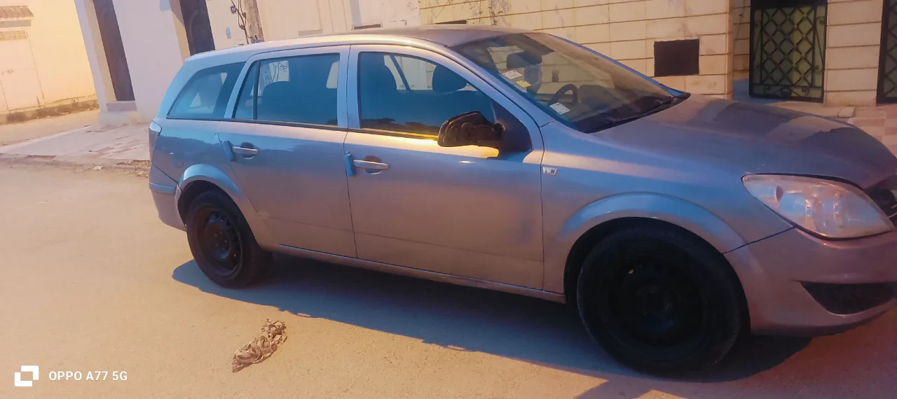 Opel Astra - Photo 3