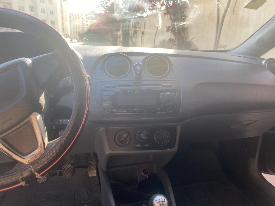 Seat Ibiza - Photo 4