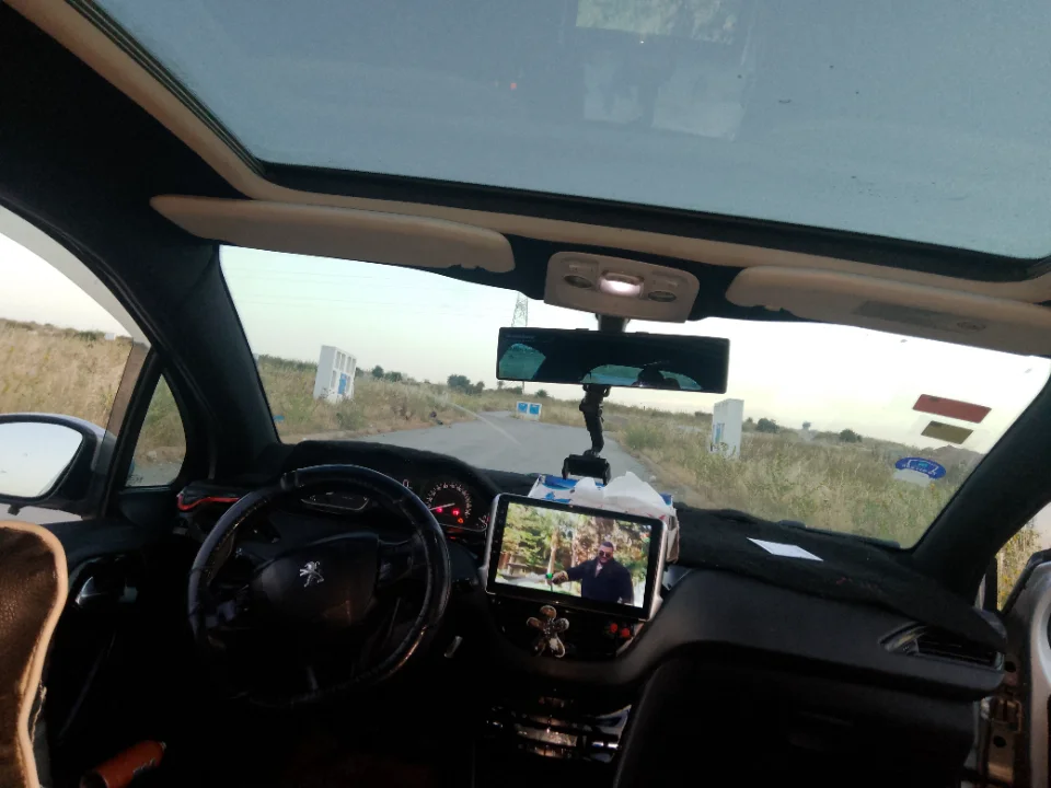 Peugeot 208 - Photo 9