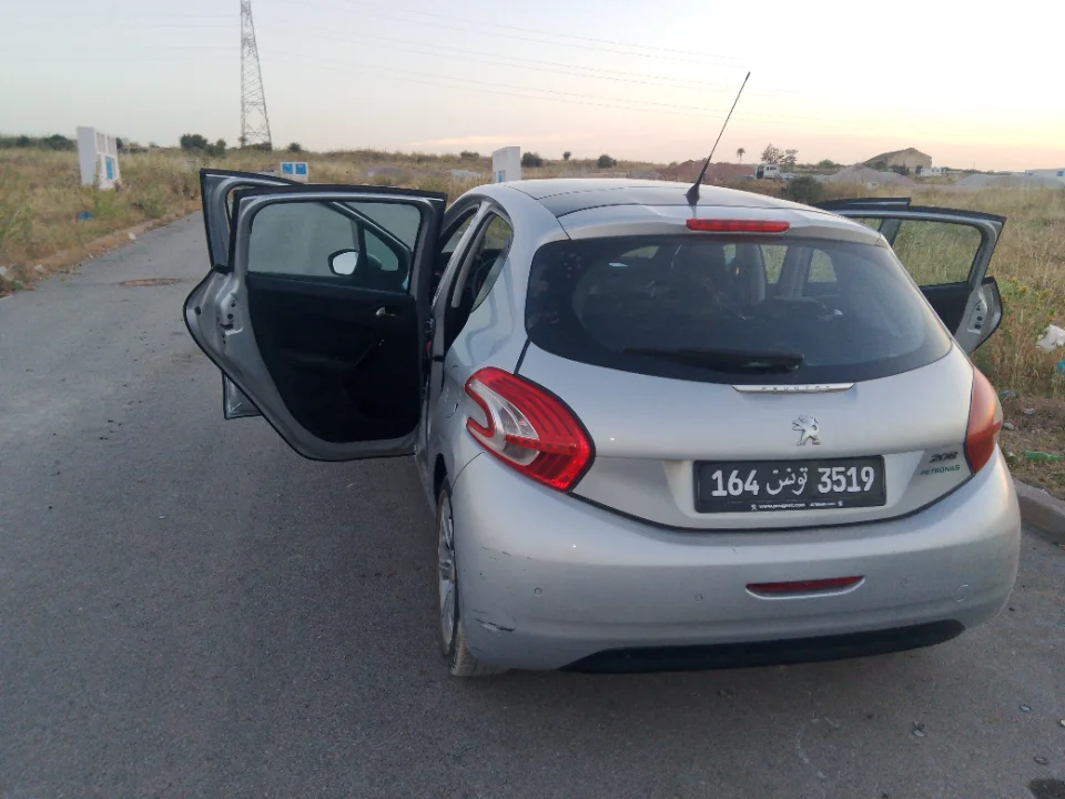 Peugeot 208 - Photo 4