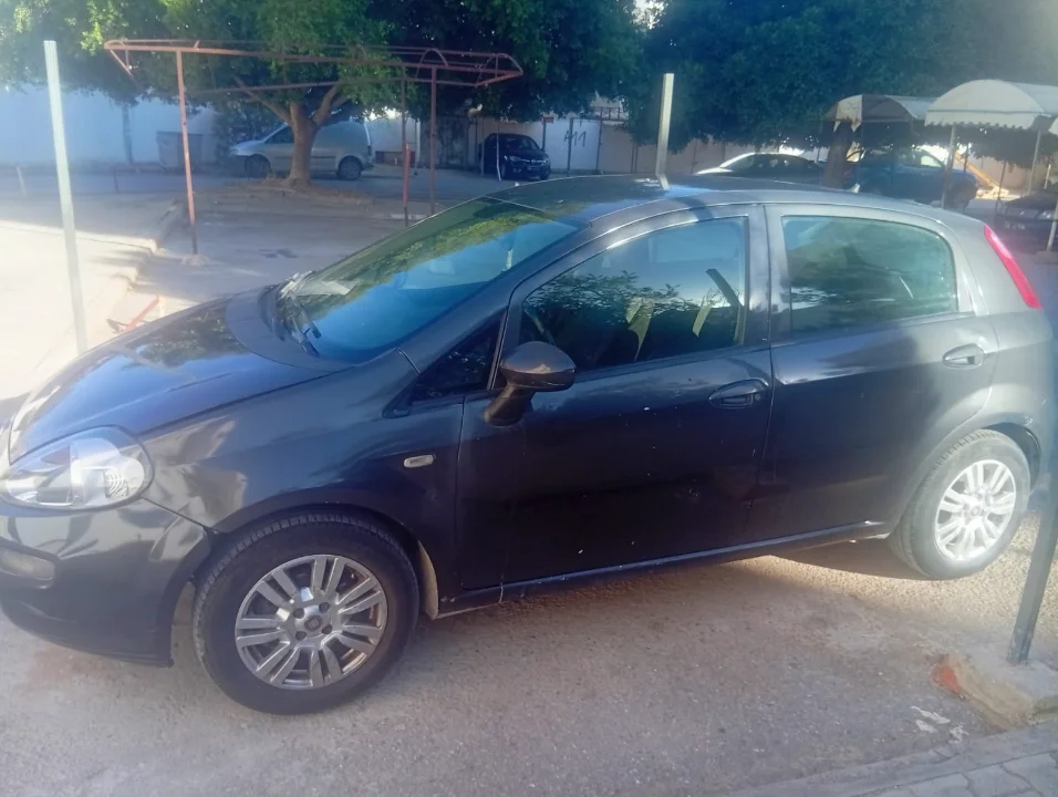 Fiat PUNTO - Photo 3