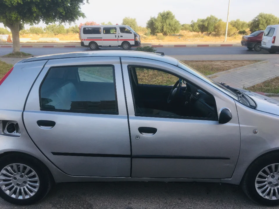 Fiat PUNTO - Photo 5