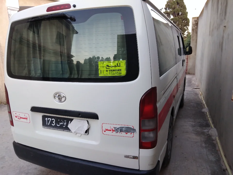 Toyota Hiace - Photo 4