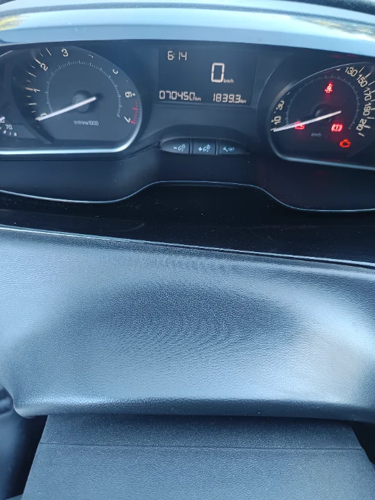 Peugeot 208 - Photo 9