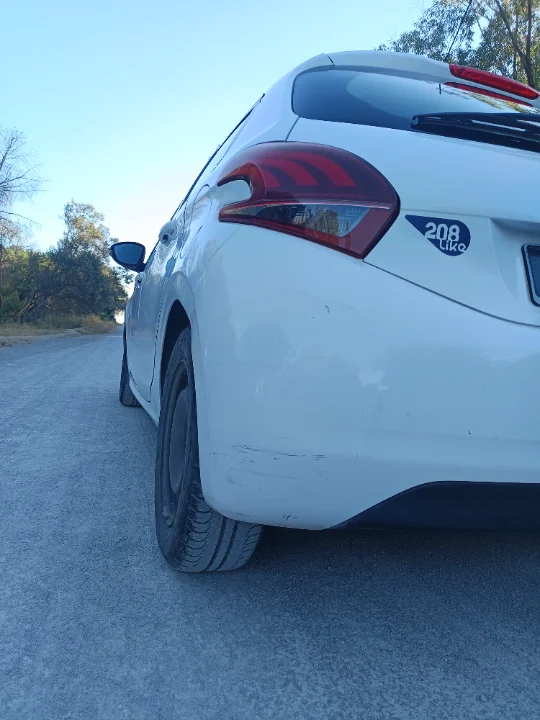 Peugeot 208 - Photo 4
