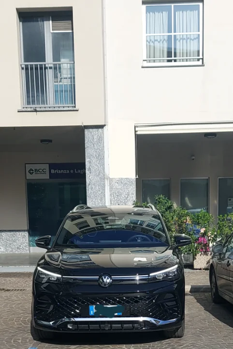 Volkswagen Tiguan - Photo 2