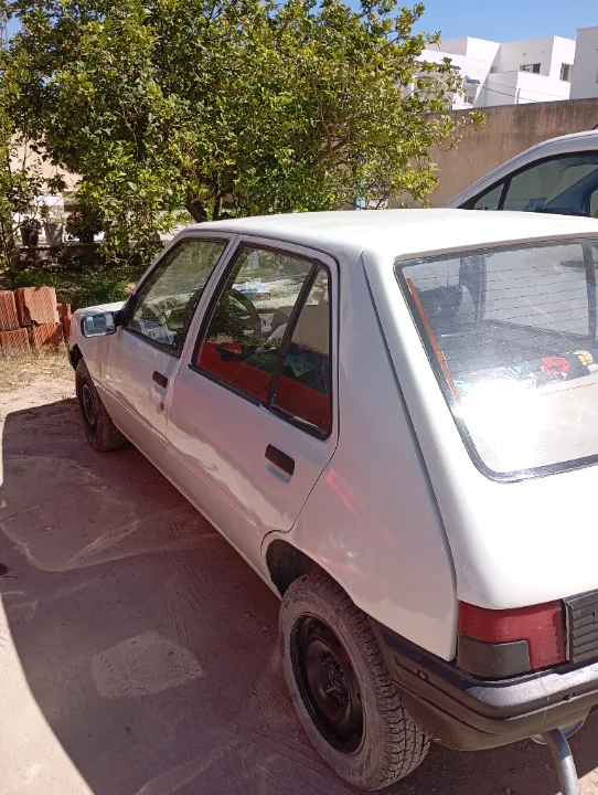 Peugeot 205 - Photo 4