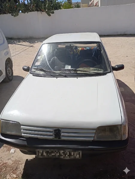 Peugeot 205 en bon état
