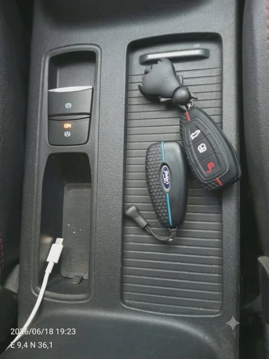Ford FOCUS - Photo 7