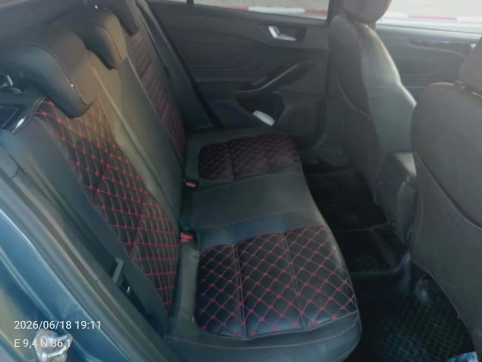 Ford FOCUS - Photo 5