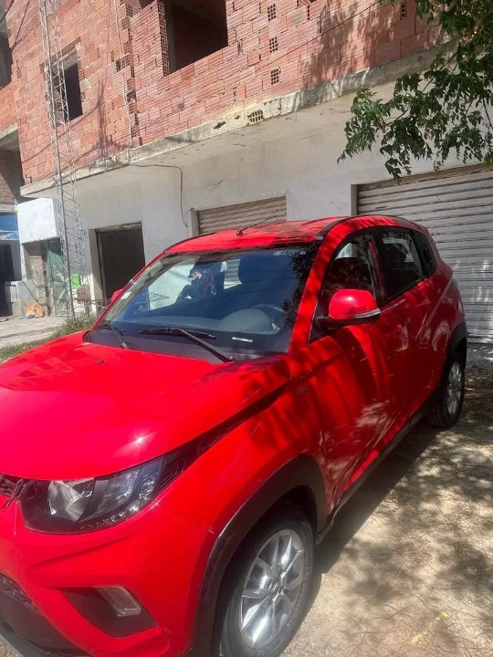Mahindra KUV 100 - Photo 2