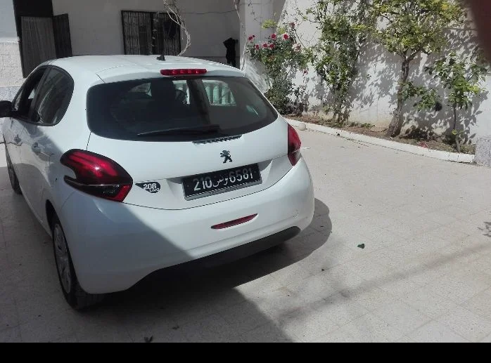 Peugeot 208 - Photo 5