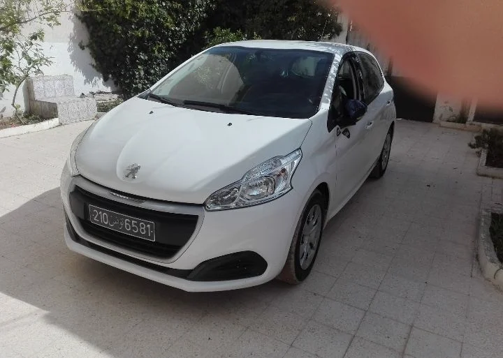 Peugeot 208 - Photo 4