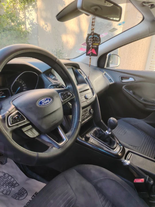 Ford FOCUS - Photo 4
