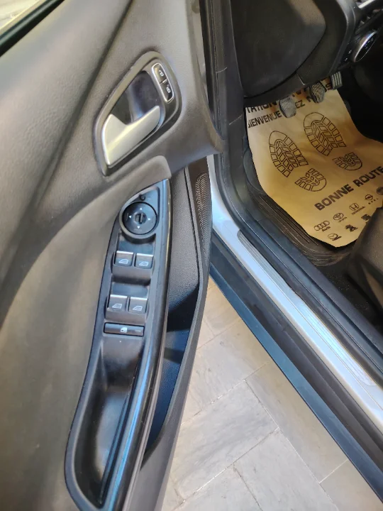 Ford FOCUS - Photo 3