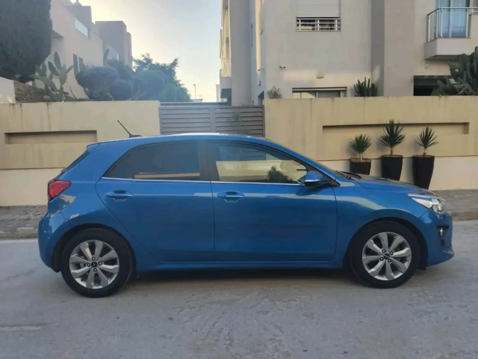 Kia RIO - Photo 3