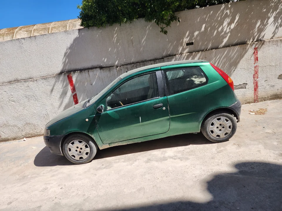 Fiat PUNTO - Photo 2