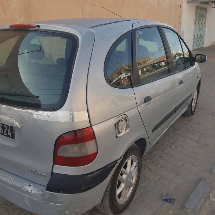Renault Scenic - Photo 4