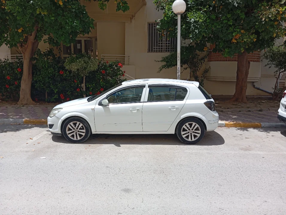 Opel Astra - Photo 5