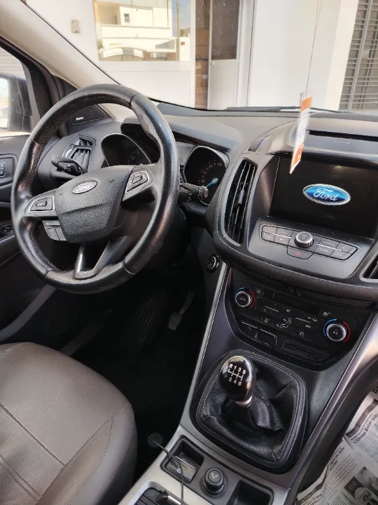 Ford KUGA - Photo 2