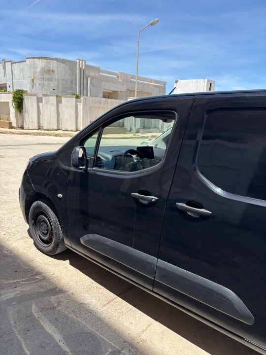 Citroen BERLINGO - Photo 4