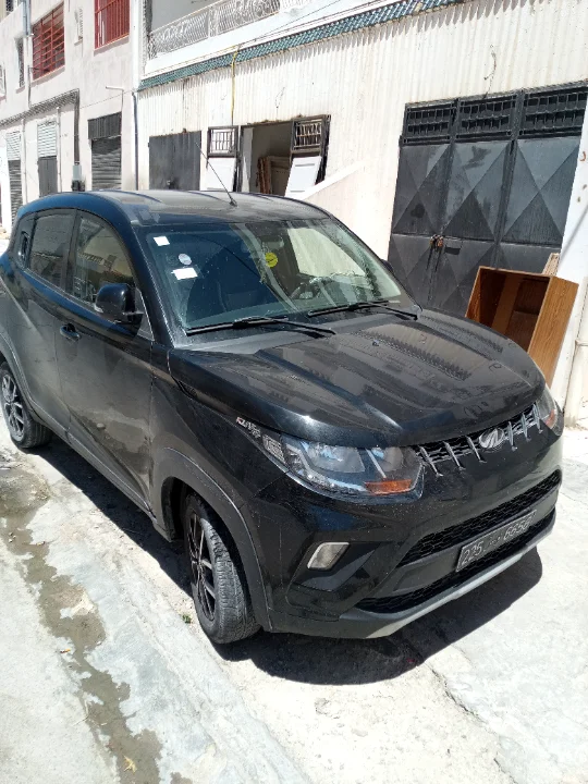 Mahindra KUV 100 - Photo 4