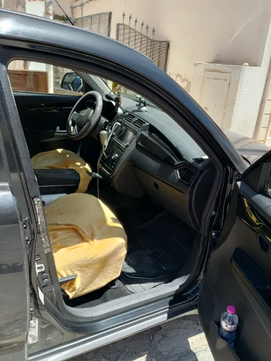 Mahindra KUV 100 - Photo 2