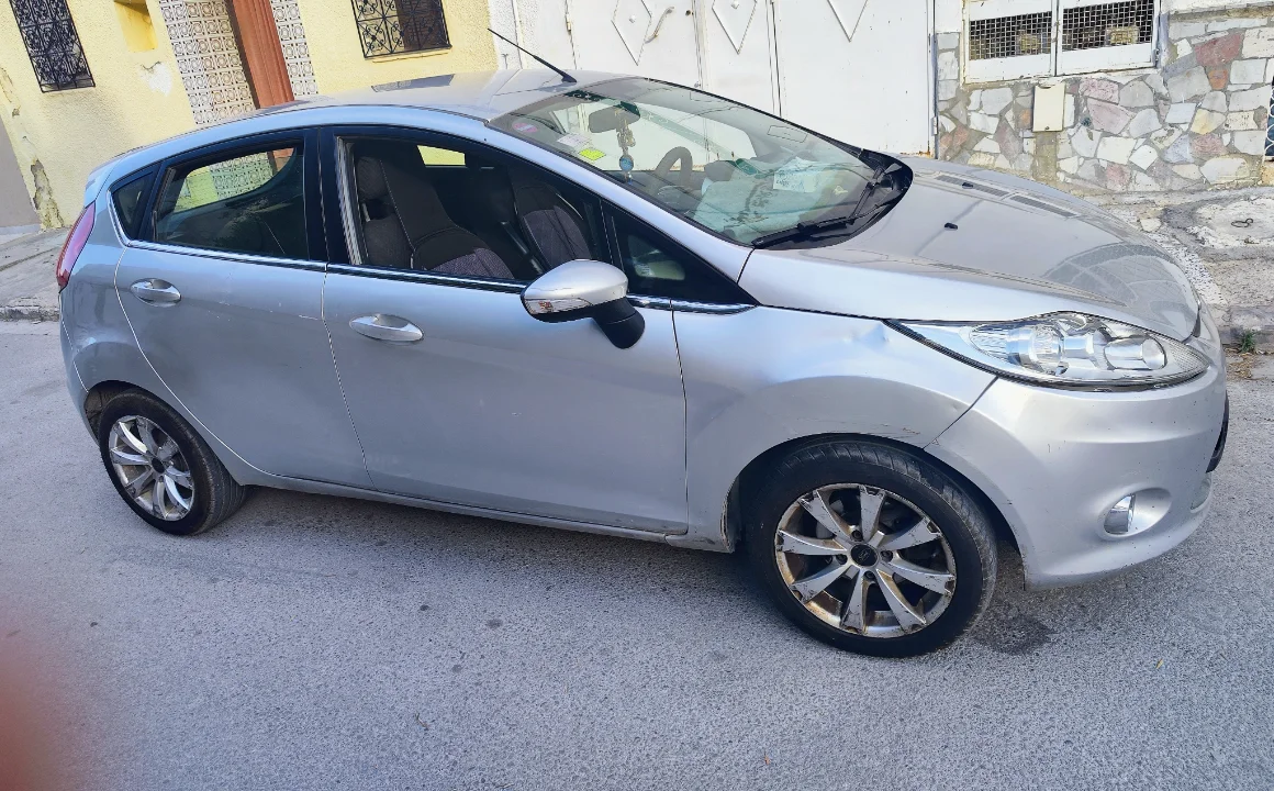 Ford FIESTA - Photo 5