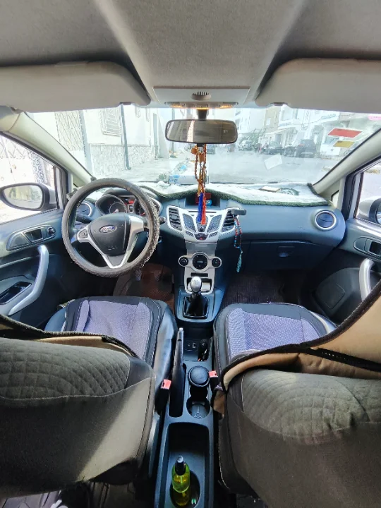 Ford FIESTA - Photo 3