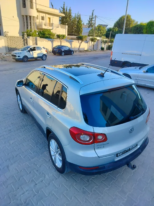 Volkswagen Tiguan - Photo 11