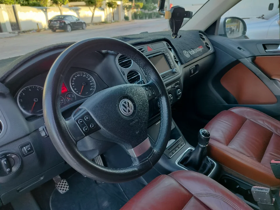 Volkswagen Tiguan - Photo 9
