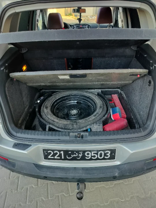 Volkswagen Tiguan - Photo 6
