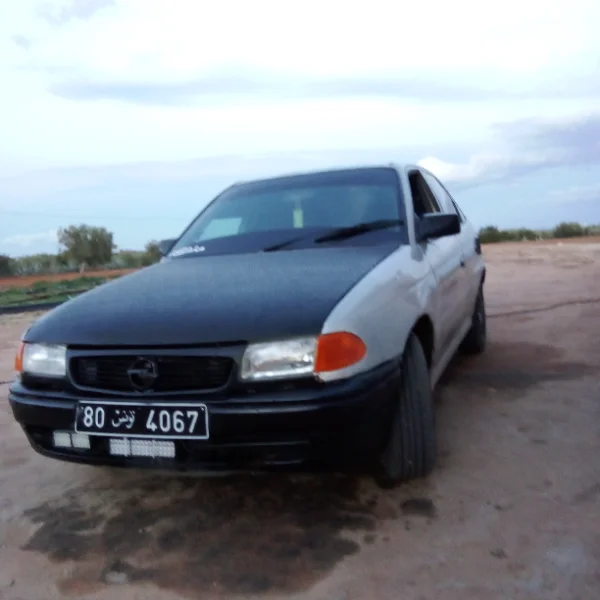 Opel Astra - Opel Astra 1997 Diesel 8 500 km Kairouan