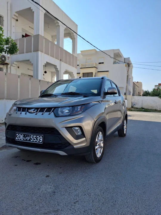 Mahindra KUV 100 - Photo 12