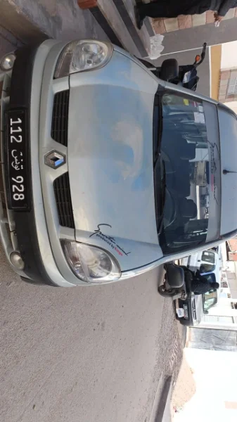 Renault Kangoo 2004 Essence 360 km Tataouine