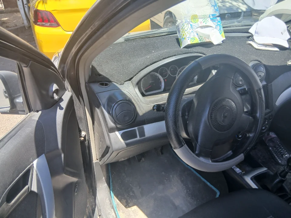 Chevrolet AVEO - Photo 2