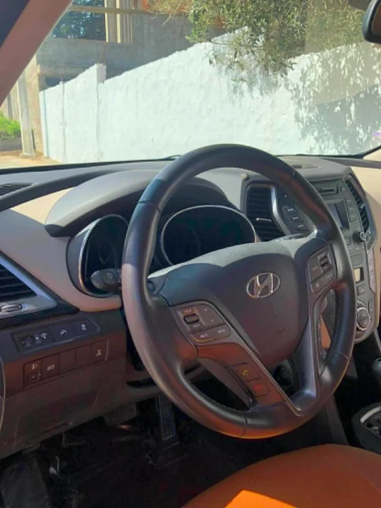 Hyundai SANTA FE - Photo 5