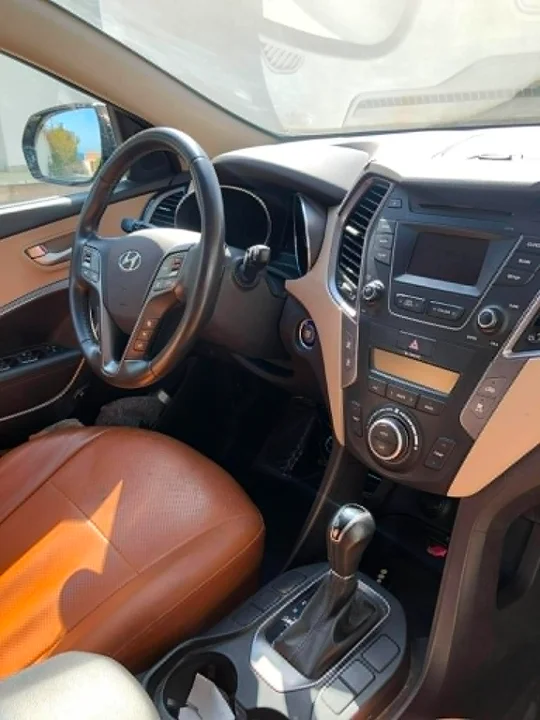 Hyundai SANTA FE - Photo 3